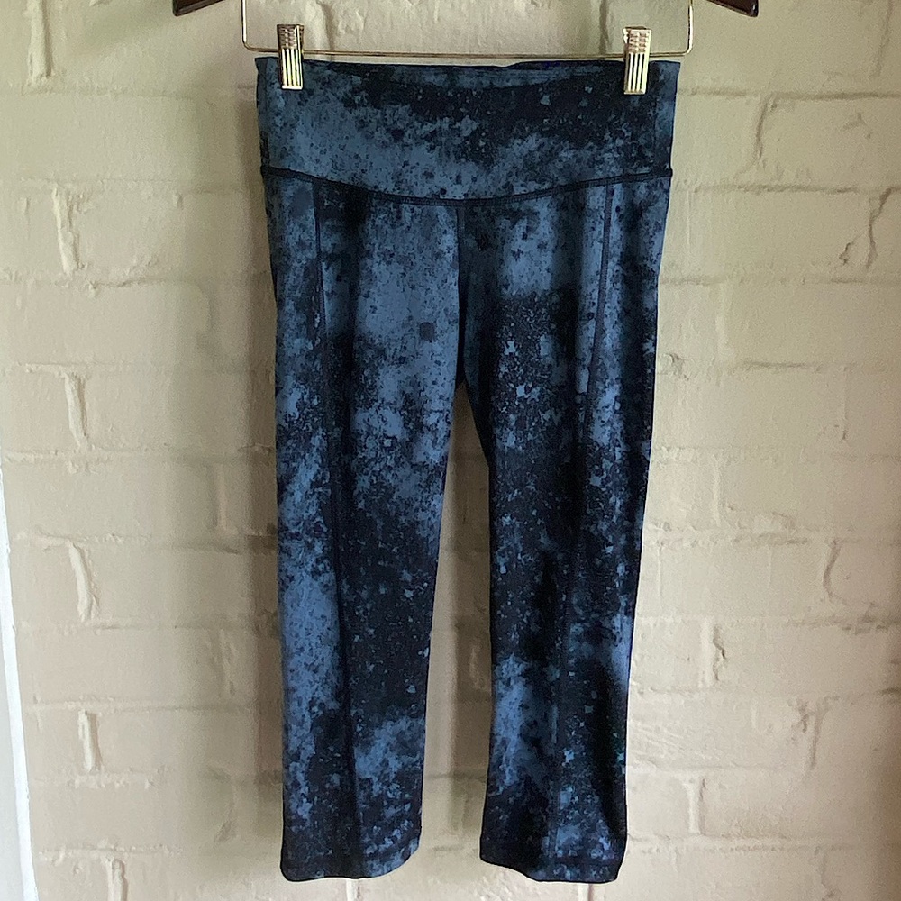 Old Navy Active black gray blue splatter paint workout capris leggings